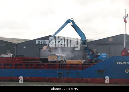 FEHN COURAGE FRACHTSCHIFF BEI RASTRUM LTD IM ROGGENHAFEN Stockfoto