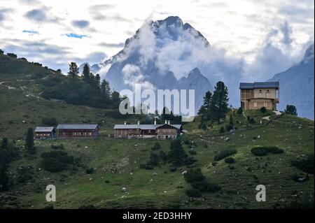 Die Schachenhaus Hütte mit dem alten Königshaus auf Schachen von König Ludwig II Stockfoto