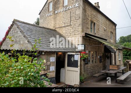 The Woolpack Public House, Slad, Nr Stroud, Gloucestershire. VEREINIGTES KÖNIGREICH. Das Lieblingslokal des englischen Autors und Dichters Laurie Lee. Stockfoto