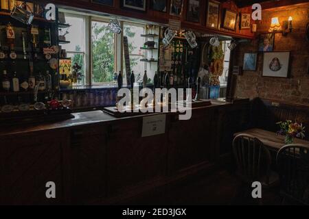 The Woolpack Public House, Slad, Nr Stroud, Gloucestershire. VEREINIGTES KÖNIGREICH. Das Lieblingslokal des englischen Autors und Dichters Laurie Lee. Stockfoto