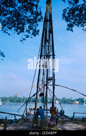 Fort Cochin Kerala Indien chinesischen Fischernetze Stockfoto