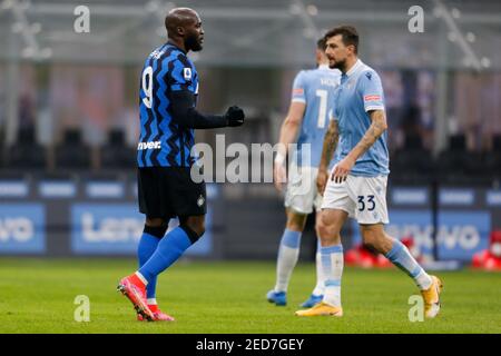 Mailand, Italien. Februar 2021, 14th. Mailand, Italien, Giuseppe Meazza Stadion, 14. Februar 2021, Romelu Lukaku (FC Internazionale) feiert nach dem Tor der Opener während FC Internazionale gegen SS Lazio - Italienische Fußball Serie A Spiel Credit: Francesco Scaccianoce/LPS/ZUMA Wire/Alamy Live News Stockfoto