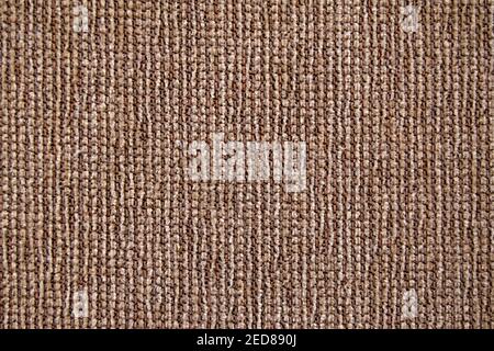 Stoff Textur für Hintergrund und Design von Kunstwerken, schöne zerknitterte Patter aus Seide oder Linie. Ein Stück zerbröckelndes Tuch. Gestreiftes und braunes Gewebe Stockfoto