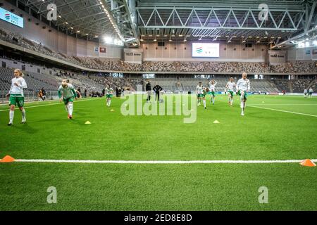 Stockholm, Schweden. Februar 2021, 14th. Hammarby beim Aufwärmen vor dem Finale der Volkswagen Stockholm Challenge zwischen Hammarby und Brommapojkarna in der Tele2 Arena in Stockholm, Schweden Credit: SPP Sport Press Photo. /Alamy Live Nachrichten Stockfoto