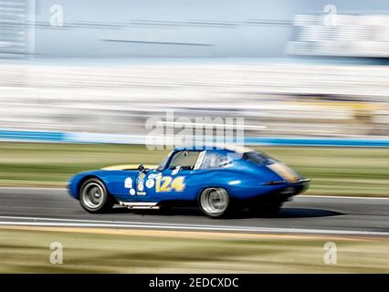 Jaguar E-Typ Rennwagen in Daytona Stockfoto