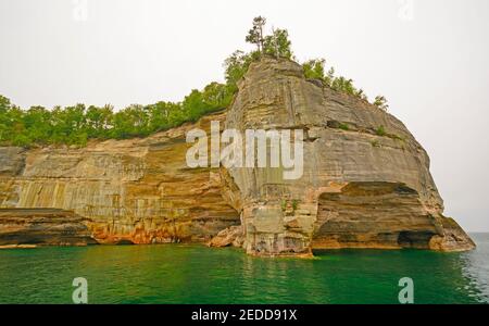 Rock Ridge in Lake Superior am Pictured Rocks National Lakeshore Im Norden von Michigan Stockfoto