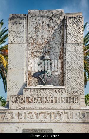 Die Bronzebüste von Carl Graham Fisher, Gründer von Miami Beach, auf seinem Monument im Fisher Park. Stockfoto