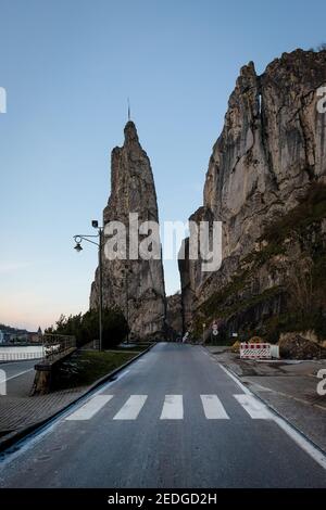 Der Rocher Bayard Felsen in Dinant, Belgien. Stockfoto