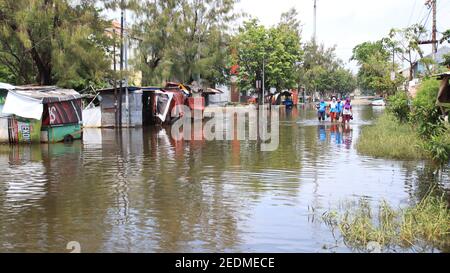 Hochwasseratmosphäre im Dorf Pekalongan, Indonesien, 12. Februar 2021 Stockfoto