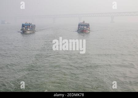 Die Padma-Brücke ist eine Mehrzweckbrücke über den Padma-Fluss. Nach Fertigstellung wird sie die größte Brücke in Bangladesch sein. Stockfoto