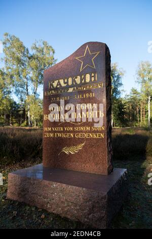 20,09.2020, Lohheide, Niedersachsen, Deutschland - Jüdisches Grab, Kriegsgefangenenfriedhof der Gedenkstätte Bergen-Belsen. Hier liegen sowjetische Soldaten, die Stockfoto