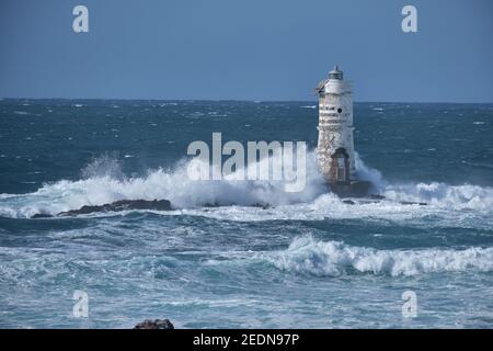 Faro mangiabarche, berühmter Leuchtturm in Calasetta, Sant Antioco, Sardinien, Italien Stockfoto