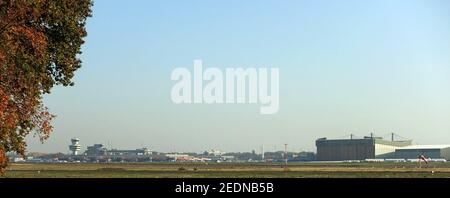 08,11.2020, Berlin, , Deutschland - Blick auf den Flughafen Berlin-Tegel an seinem letzten Einsatztag.. 00S201108D627CAROEX.JPG [MODEL RELEASE: NO, PROPERTY RELEA Stockfoto