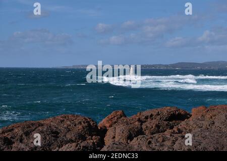 Faro mangiabarche, berühmter Leuchtturm in Calasetta, Sant Antioco, Sardinien, Italien Stockfoto