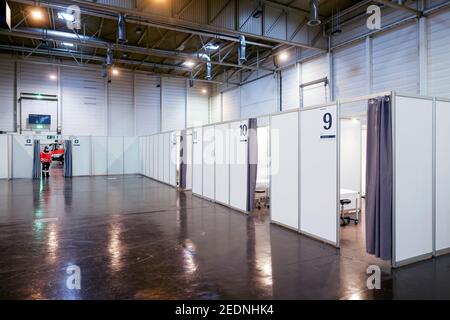 12,12.2020, Essen, Nordrhein-Westfalen, Deutschland - Corona Impfzentrum Essen in den Hallen der Messe Essen sind mehr als 2.000 Personen pro Tag t Stockfoto