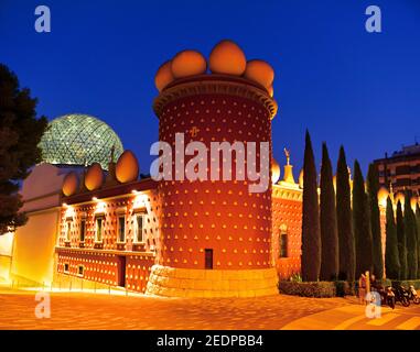 Dali Theater und Museum am Abend, Spanien, Katalonia, Figueres Stockfoto