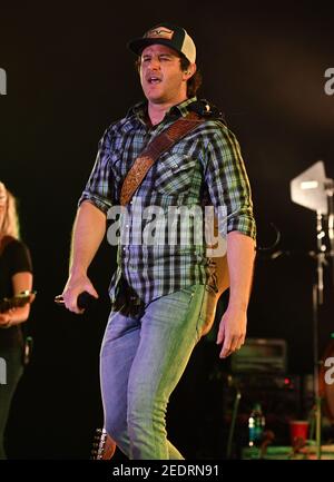 Delray Beach. Februar 2021, 14th. Easton Corbin tritt am 14. Februar 2021 im Old School Square Pavilion in Delray Beach, Florida auf. Kredit: Mpi04/Media Punch/Alamy Live Nachrichten Stockfoto