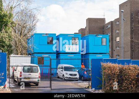 Bauunternehmen Interserve Durchführung der Renovierung von Gebäuden durch die Queen Elizabeth Hospital in Birmingham Stockfoto