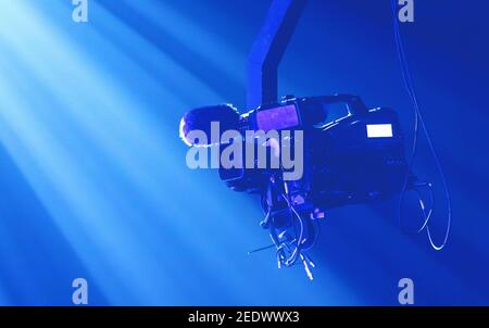 Videokamera auf einem Jib am Studioset. Stockfoto