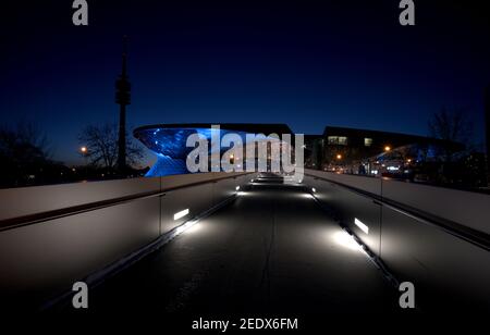 MÜNCHEN, DEUTSCHLAND - 11. Feb 2021: BMW World München, Bayern, Deutschland bei nig Stockfoto