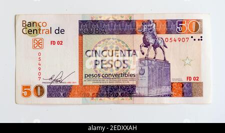 Verschiedene Bezeichnungen der CUC: Cincuenta Pesos oder fünfzig Pesos kubanische Wandelanmerkung, die das Denkmal von Calixta Garcia darstellt. Der konvertible Peso Stockfoto