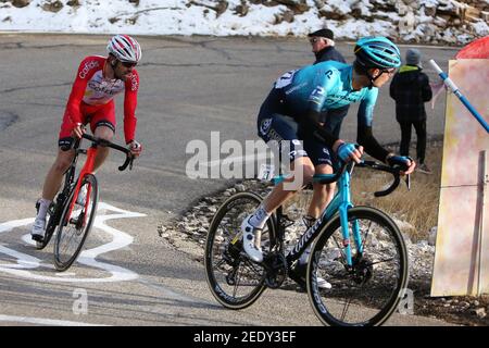 Aleksandr Vlasov von Astana - Premier Tech, Jesus Herreda von Cofidis, Solutions Credits während der Tour de la Provence, Etappe 3 / LM Stockfoto