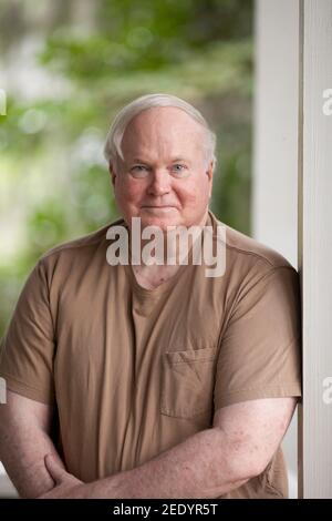 BEAUFORT, SOUTH CAROLINA - 17. SEPTEMBER 2015: Ehrliche Portrait von bestsellerautor Pat Conroy, der meistverkauften Romane gehören Prinz von Gezeiten und Stockfoto