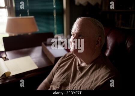 BEAUFORT, SOUTH CAROLINA - 17. SEPTEMBER 2015: Ehrliche Portrait von bestsellerautor Pat Conroy, der meistverkauften Romane gehören Prinz von Gezeiten und Stockfoto