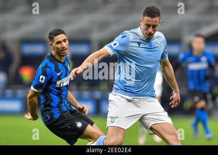 Mailand, Italien. Februar 2021, 14th. Adam Marusic (77) von Latium gesehen in der Serie EIN Spiel zwischen Inter Mailand und Latium bei Giuseppe Meazza in Mailand. (Foto Kredit: Gonzales Foto/Alamy Live News Stockfoto