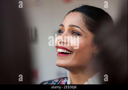 Frieda Pinto kommt bei der Guerilla UK Premiere von Sky Atlantic im Curzon, Bloomsbury, London, an. Bilddatum: Donnerstag, 6th. April 2017. Bildnachweis sollte lauten: © DavidJensen Stockfoto