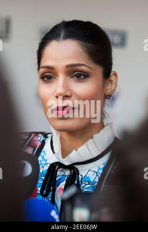 Frieda Pinto kommt bei der Guerilla UK Premiere von Sky Atlantic im Curzon, Bloomsbury, London, an. Bilddatum: Donnerstag, 6th. April 2017. Bildnachweis sollte lauten: © DavidJensen Stockfoto