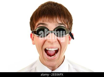 Happy Teenager in Schwimmbrille auf dem weißen Hintergrund Nahaufnahme Stockfoto