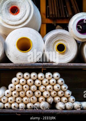 Baumwollspinnanlagen in der Masson Mill in Matlock Bath ein Dorf in Derbyshire Dales Peak District England Großbritannien früher eine Textilfabrik. Stockfoto