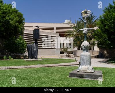 Abstrakte Skulpturen in den Gärten der Joan und Pilar Miro Foundation Hauptsitz, Palma de Mallorca, Baleric Islands, Spanien Stockfoto