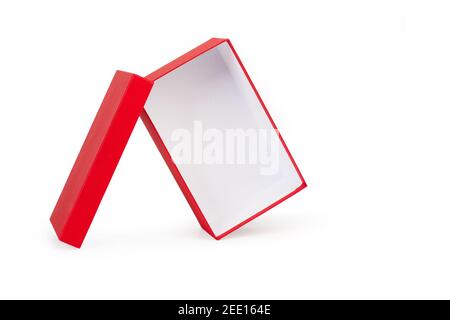 Eine offene rote Box auf weißem Hintergrund Stockfoto