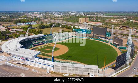 Luftaufnahme des Francisco Carranza Limón Stadions. Gesamtansicht des Algodoneros Stadions in Guasave, Sinaloa Mexiko. Guasave Mexiko. Am 7. Februar 2021 in Mazatlan, Mexiko. (Foto von Luis Gutierrez/Norte Photo/) Vista aérea del Estadio Francisco Carranza Limón. Vista General del estadio Algodoneros en Guasave, Sinaloa México. Guasave México. el 7 de febrero de 2021 en Mazatlán, México. (Foto von Luis Gutierrez / Foto Norte /) Stockfoto