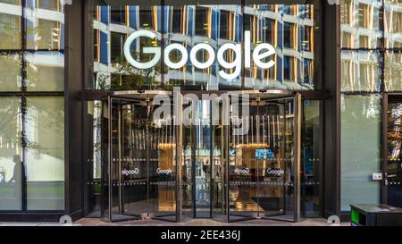 Google London HQ - die Büros von Google UK und Youtube London am 6 Pancras Square in der Nähe der King's Cross Station im Zentrum von London UK Stockfoto