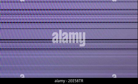 Fehlfunktion Computermonitor zerbrochen. Abstrakter Technologiehintergrund. Flackerndes falsches LCD-Display. Glitch-Fehler auf dem defekten Bildschirm. Stockfoto