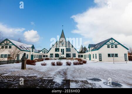 Landakot School (Landakotssk – li), gegründet 1896, im Zentrum von Reykjavik ist Islands älteste und am längsten laufende Privatschule, im Schnee Stockfoto