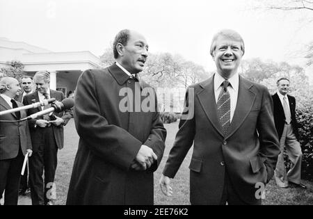 US-Präsident Jimmy Carter mit dem ägyptischen Präsidenten Anwar Sadat im Weißen Haus, Washington, D.C., USA, Marion S. Trikosko, 5. April 1977 Stockfoto