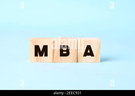 MBA in Alphabet Building Blocks geschrieben. Master of Business Administration Konzept. Bildung im Ausland Stockfoto