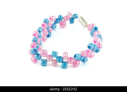 Rosa mit blauen Perlen Armbänder Stockfoto