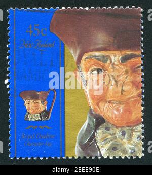 NEUSEELAND - UM 1993: Stempel gedruckt von Neuseeland, zeigt Character Krug, 'Old Charley', um 1993 Stockfoto