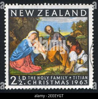 NEUSEELAND - UM 1963: Stempel gedruckt von Neuseeland, zeigt Heilige Familie von Tizian, um 1963 Stockfoto