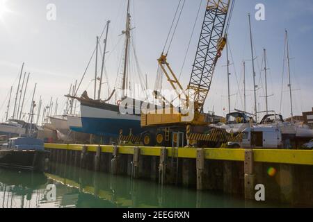 Der Kai in Gosport Boatyard, Gosport, Hampshire, England, Großbritannien Stockfoto