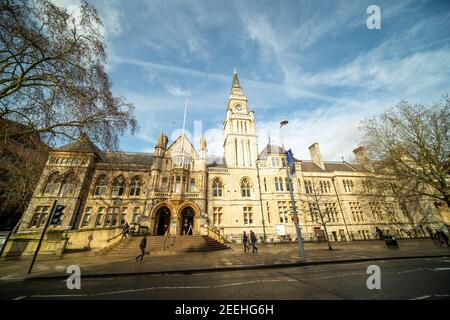 LONDON - Februar 2021: Ealing Town Hall Gebäude am New Broadway in West London, ein Gebäude der lokalen Regierung Stockfoto