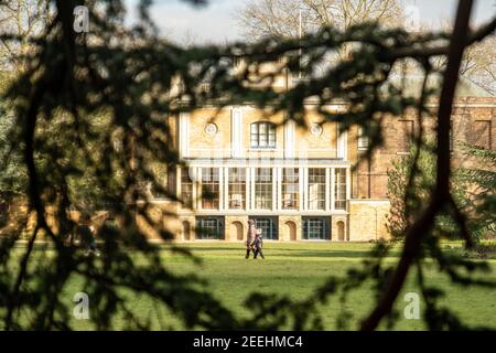 London - Walpole Park, ein großer öffentlicher Park von Pitzhanger Manor in Ealing, West London Stockfoto