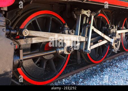 Räder auf einer alten Dampflokomotive Stockfoto