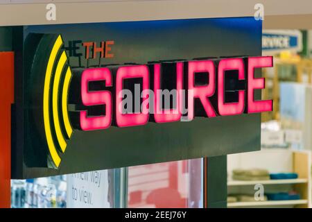 Das Source Store Zeichen: Die Quelle ist einer der führenden Canadaís Unterhaltungselektronik und Handy-Einzelhändler. Stockfoto
