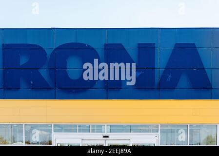 Verlassene Rona Haus und Garten Geschäft. Das kanadische Unternehmen wurde von Lowe's übernommen. Das Canada Competition Bureau hat der Übernahme von Loweís zugestimmt Stockfoto